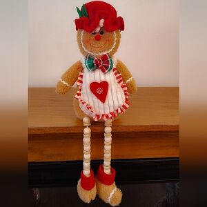 🍪🎄 NWT Holiday Collection – Festive Gingerbread Plush with Red Accents ❤️✨